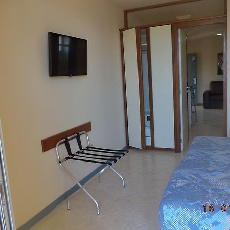 Coral Inn Vitoria Bagian luar foto