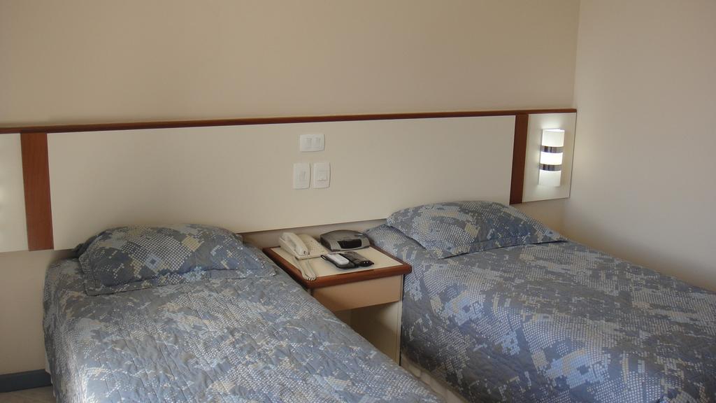 Coral Inn Vitoria Bagian luar foto
