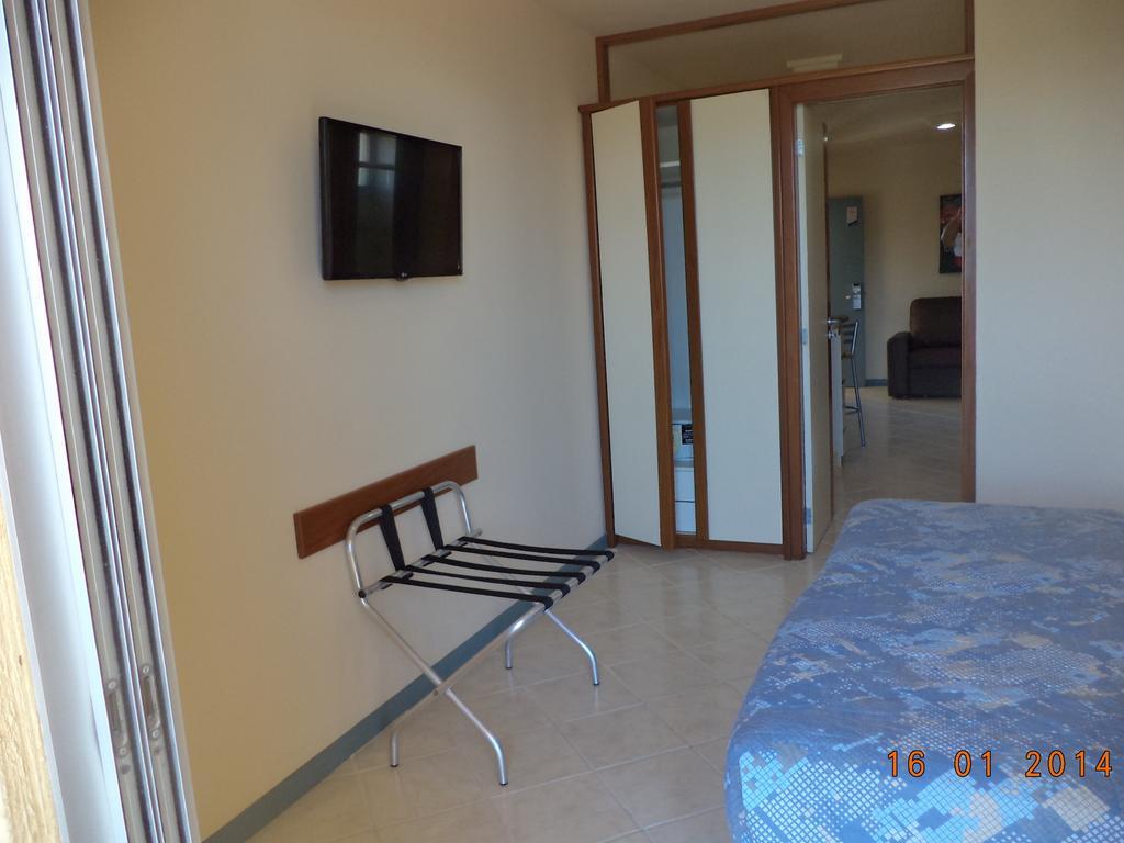 Coral Inn Vitoria Bagian luar foto